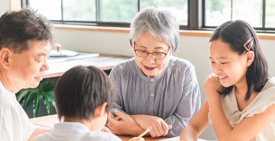 孫と過ごす夫婦